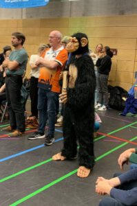 Joachim in trauter Eintracht mit dem Freiburger Maskottchen