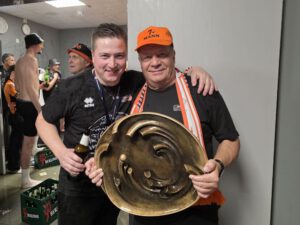 Geschäftsstelle und Fanclub in trauter Zweisamkeit